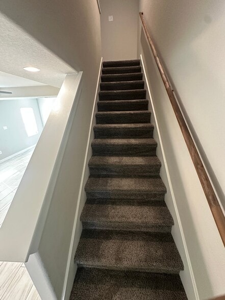 Building Photo - 8419 V. Verona