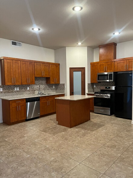 Building Photo - 500 Firstwood Pl