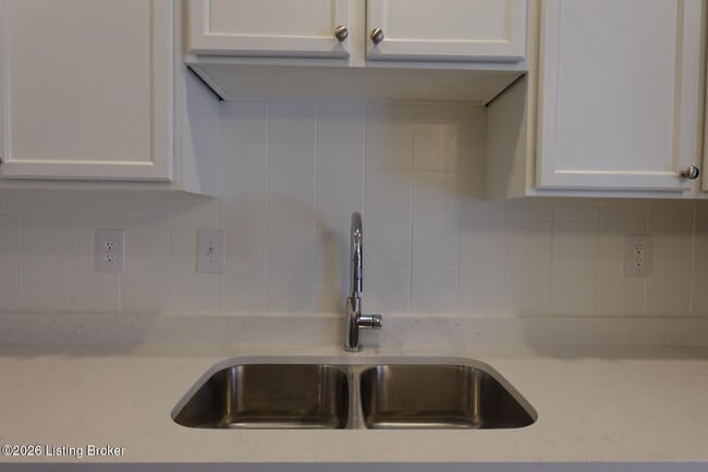 Building Photo - 829 Garden Pointe Dr