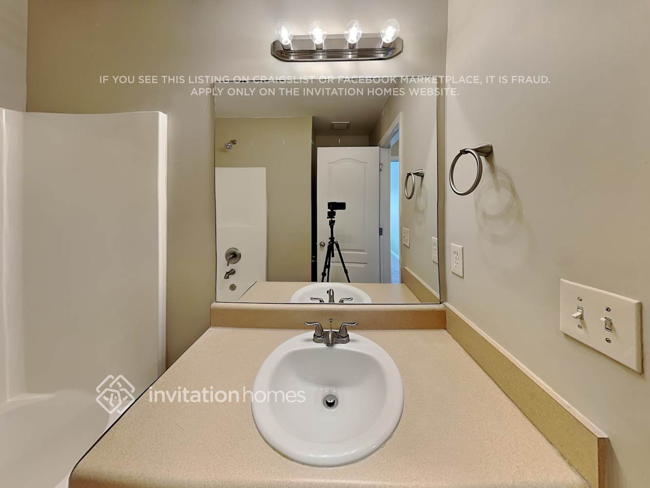 Building Photo - 3041 Leatherleaf Tr