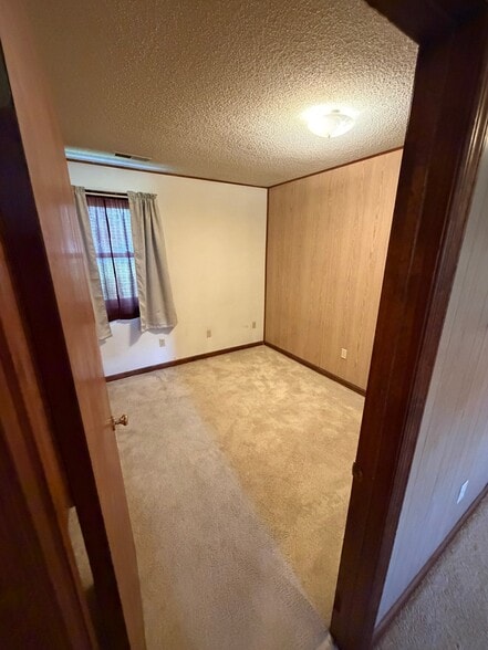 Building Photo - 211 E Aaron Square