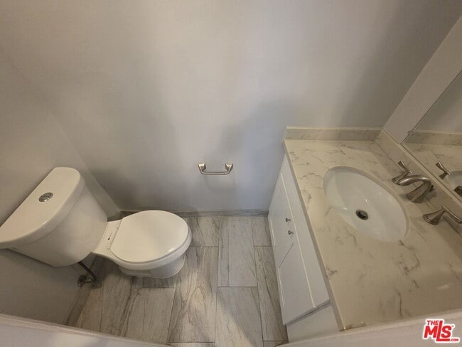 Building Photo - 210 S Lucia Ave