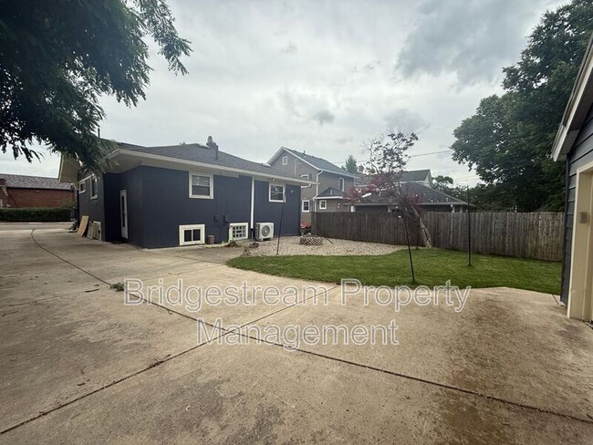 Building Photo - 56 Telford Ave