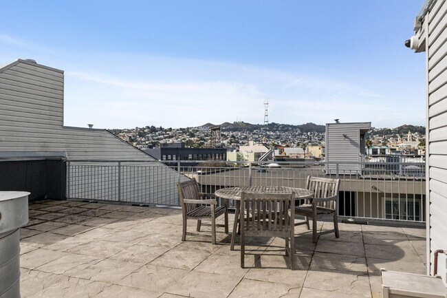 Building Photo - HIP 2BR/2BA Inner Mission Boutique Top Flo...