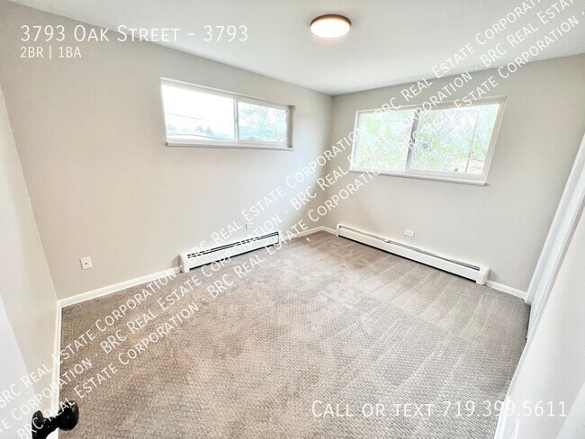 Building Photo - 3793 Oak St