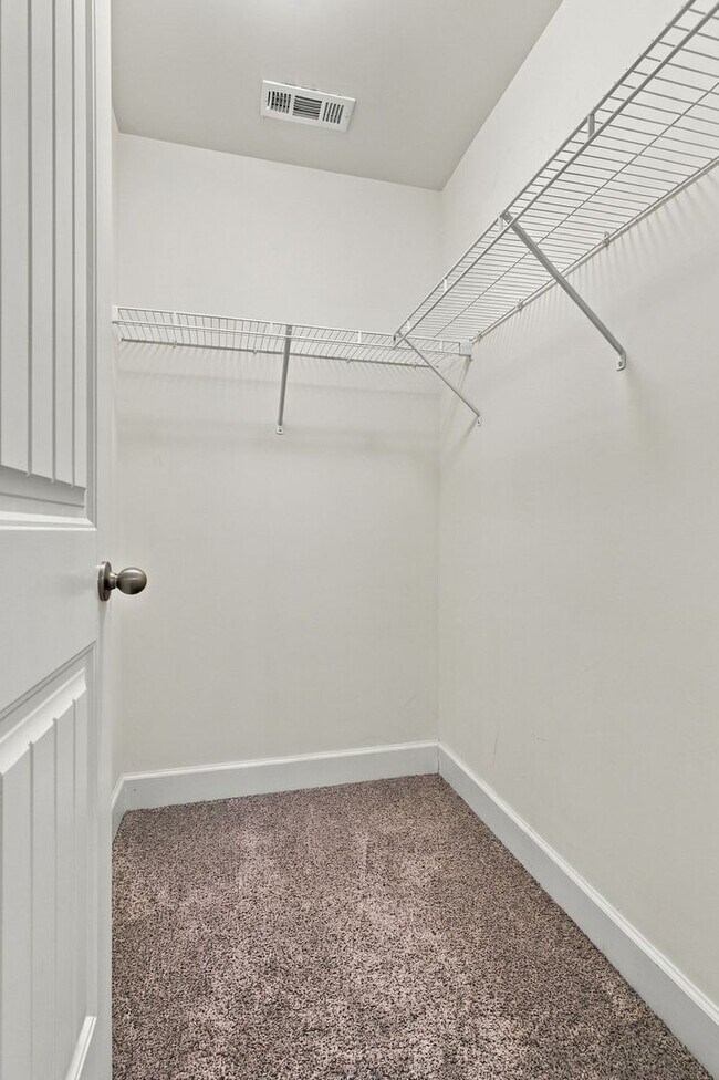 Building Photo - 4708 Venito St