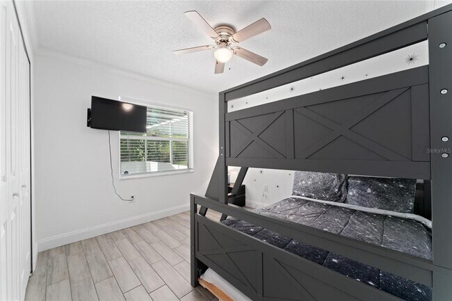 Building Photo - 5565 Loma Vista Loop