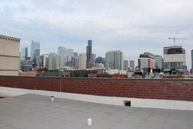 Building Photo - 675 N Peoria St