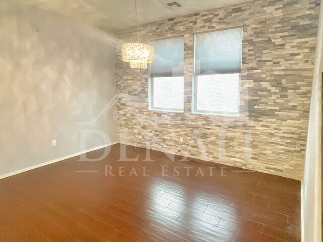 Building Photo - 51 S 57th Pl