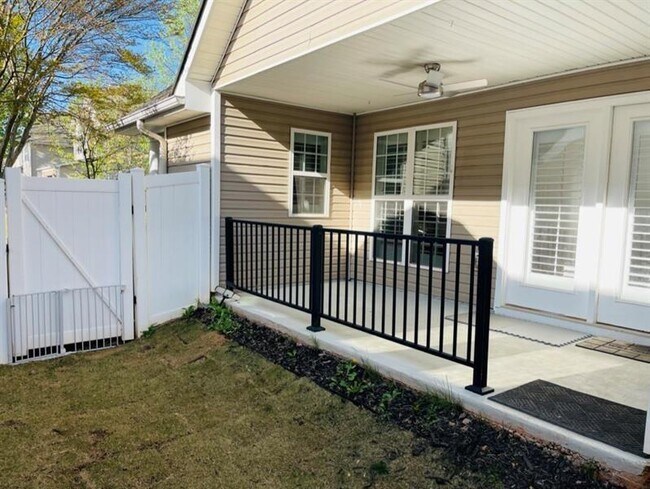 Building Photo - 2335 Gateview Ct