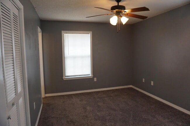 Building Photo - 331 Hudson Dr