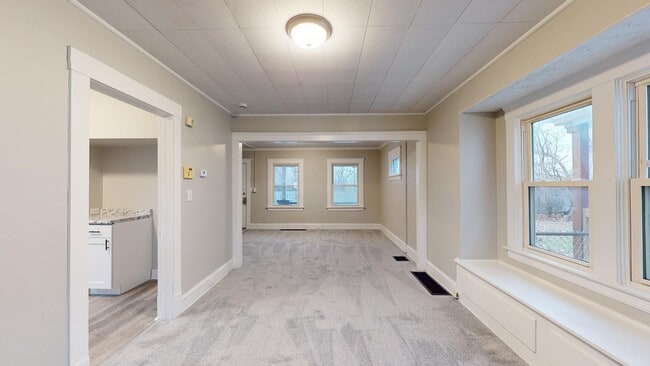 Building Photo - Brooklyn Centre neighborhood - 3  bedroom/...