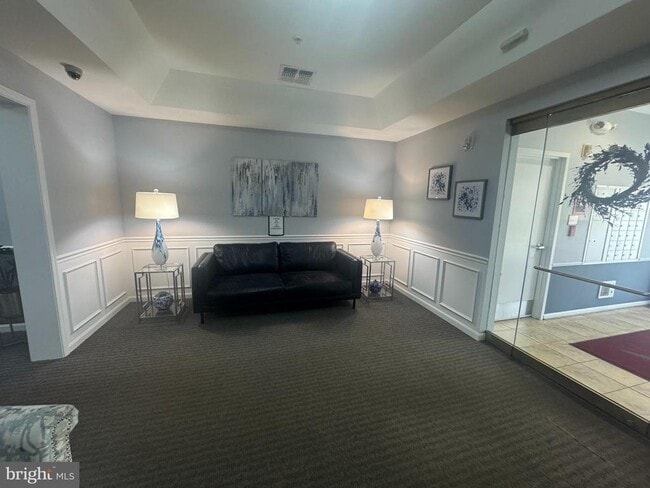 Building Photo - 2604 Chapel Lake Dr