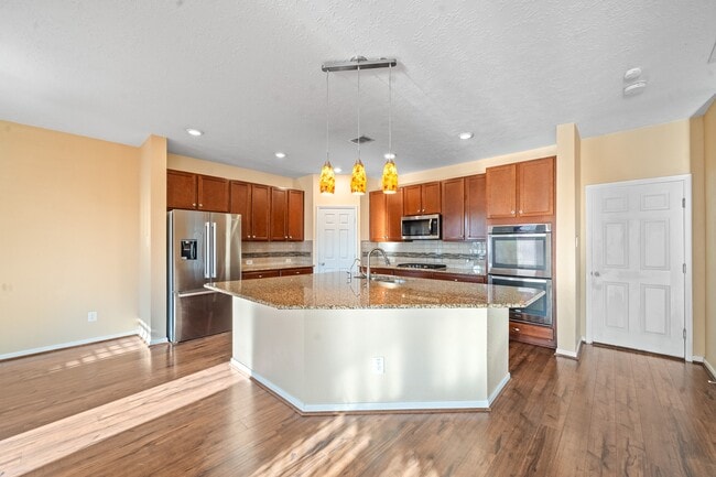 Building Photo - 5007 Pine Ridge Knoll Ct