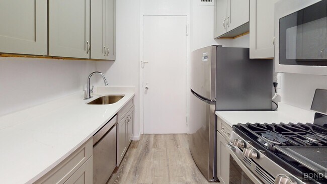 Building Photo - 85 Eighth Avenue