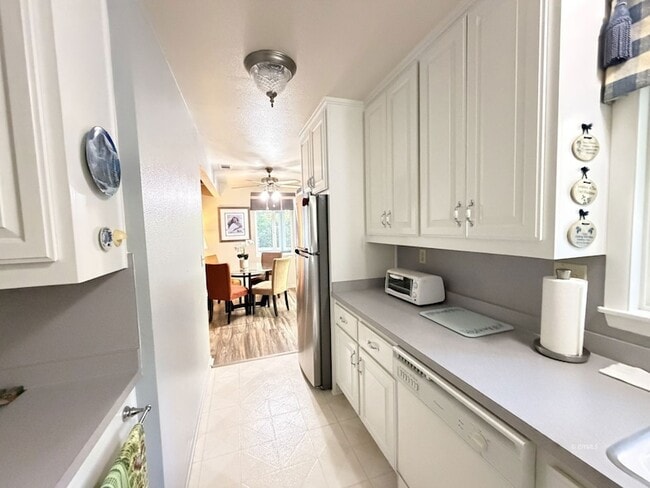 Building Photo - 54159 S Circle Dr