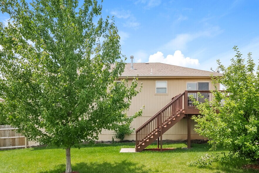 Building Photo - 705 Hibiscus Cir