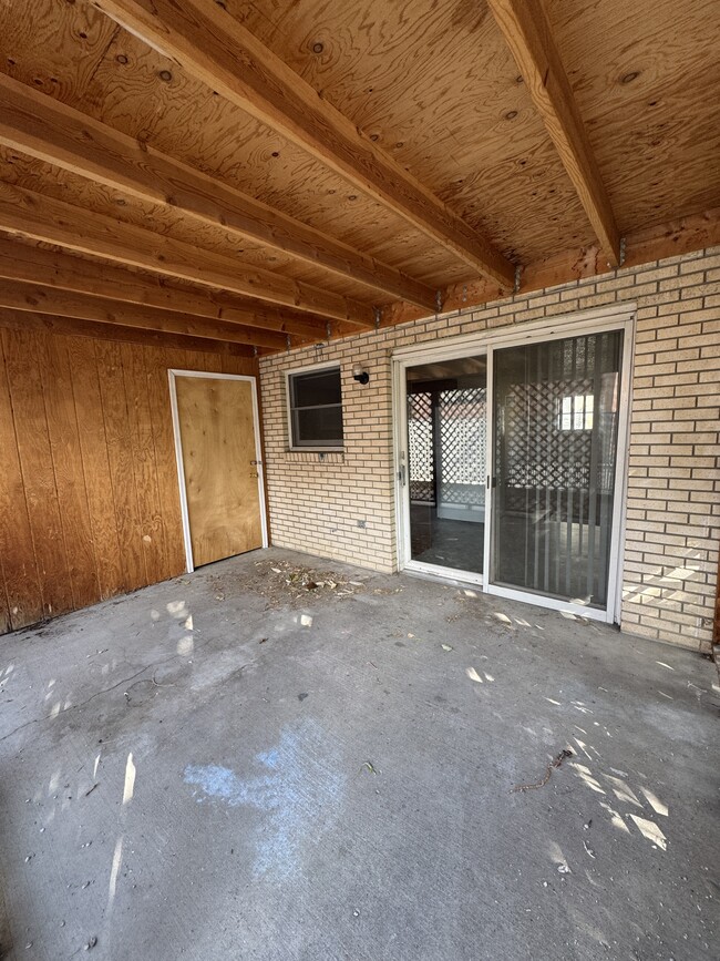 Building Photo - 4232 Central Ave