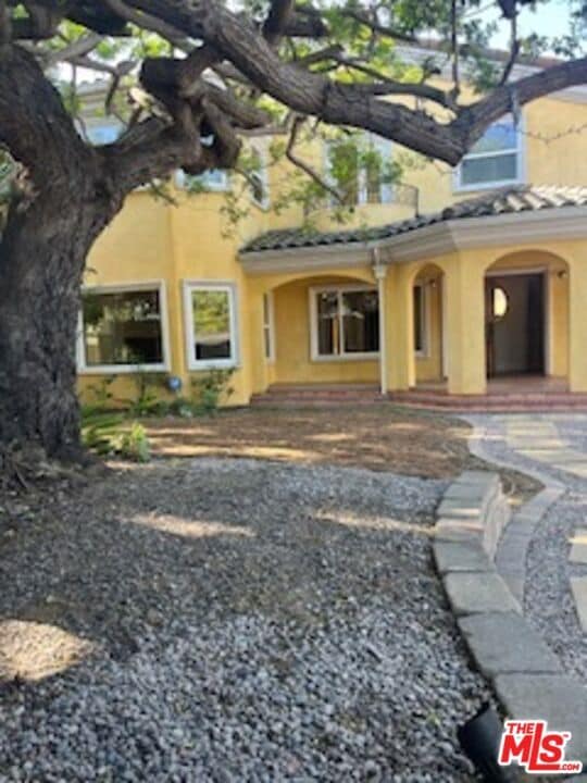 Building Photo - 8302 S Sepulveda Blvd