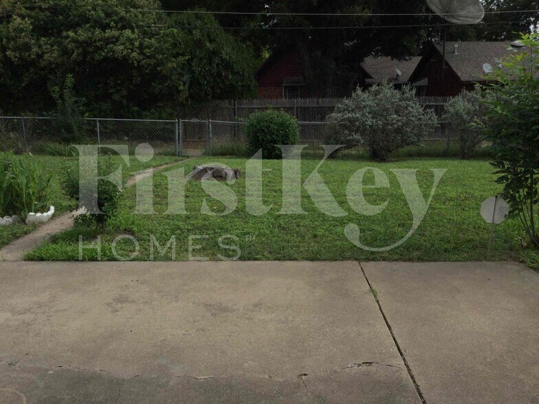Building Photo - 6318 Songwood Dr