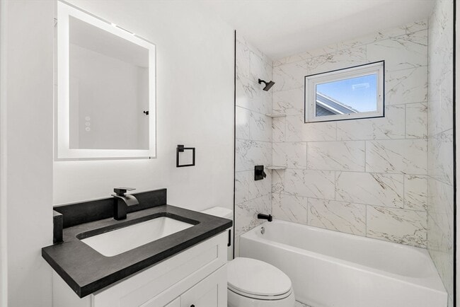 Building Photo - 55 Dustin St