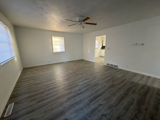 Building Photo - 312 Hill St