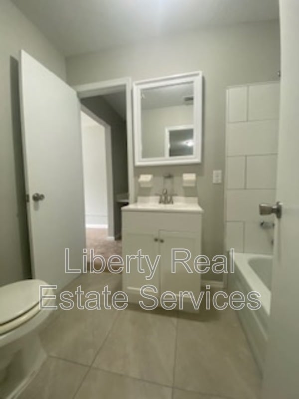 Building Photo - 728 Elaine St