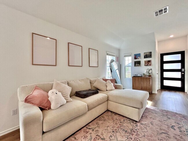 Building Photo - 3 BR / 2 BA Home for Rent in Hutto