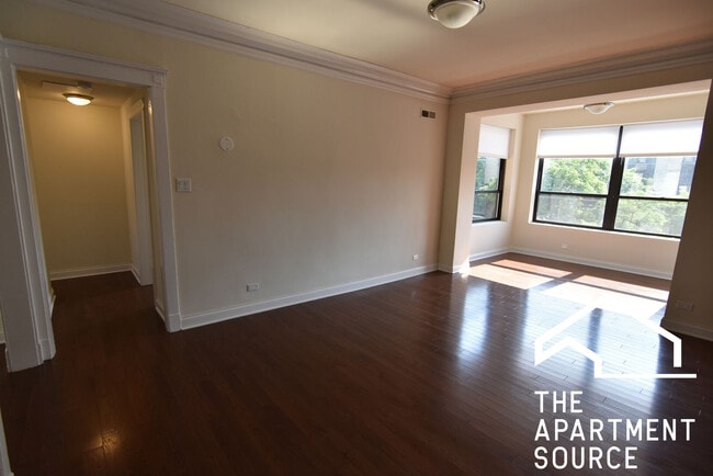 Building Photo - 3804 N Pine Grove Ave