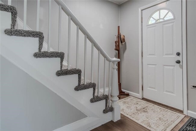 Building Photo - 406 Stone St