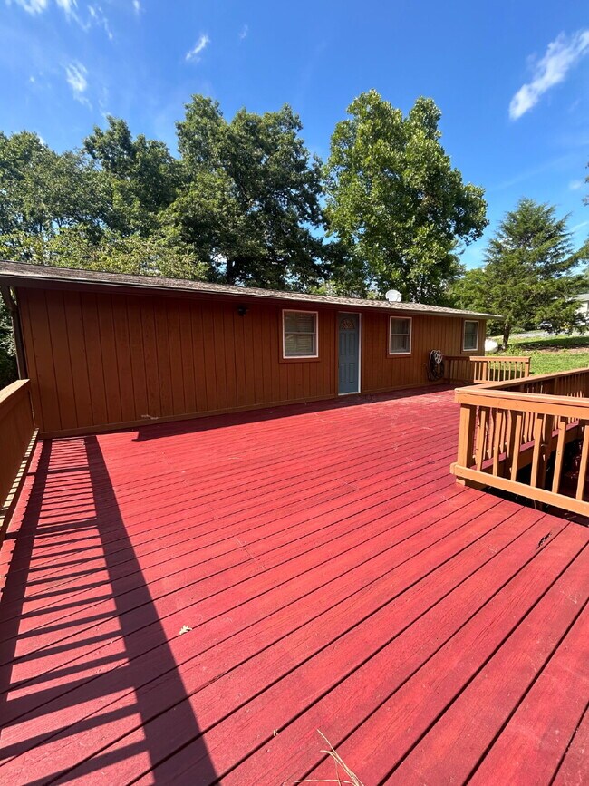 Building Photo - Newly Renovated 3-Bedroom, 2-Bath Home with Spacious Deck & Large Yard