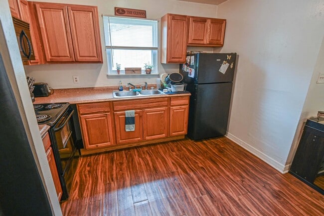 Building Photo - 809 California St