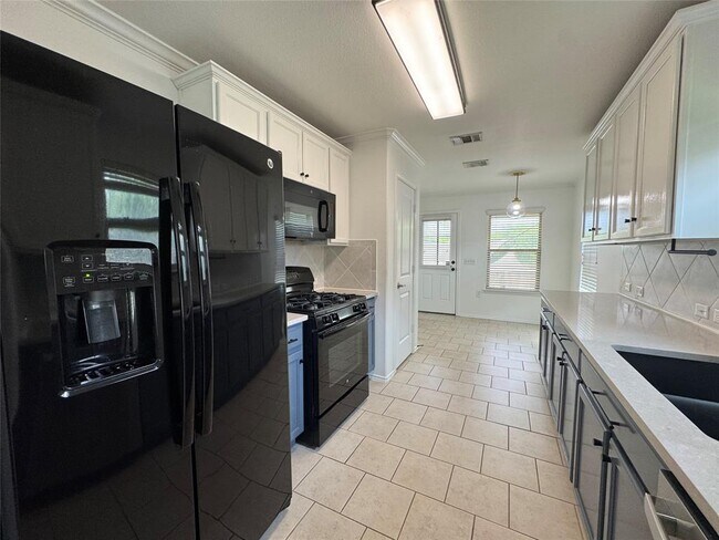 Building Photo - 6809 Crestone Rd
