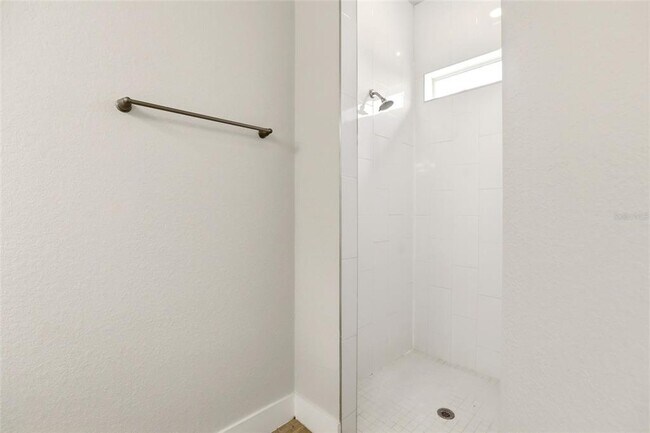 Building Photo - 870 Columbia St