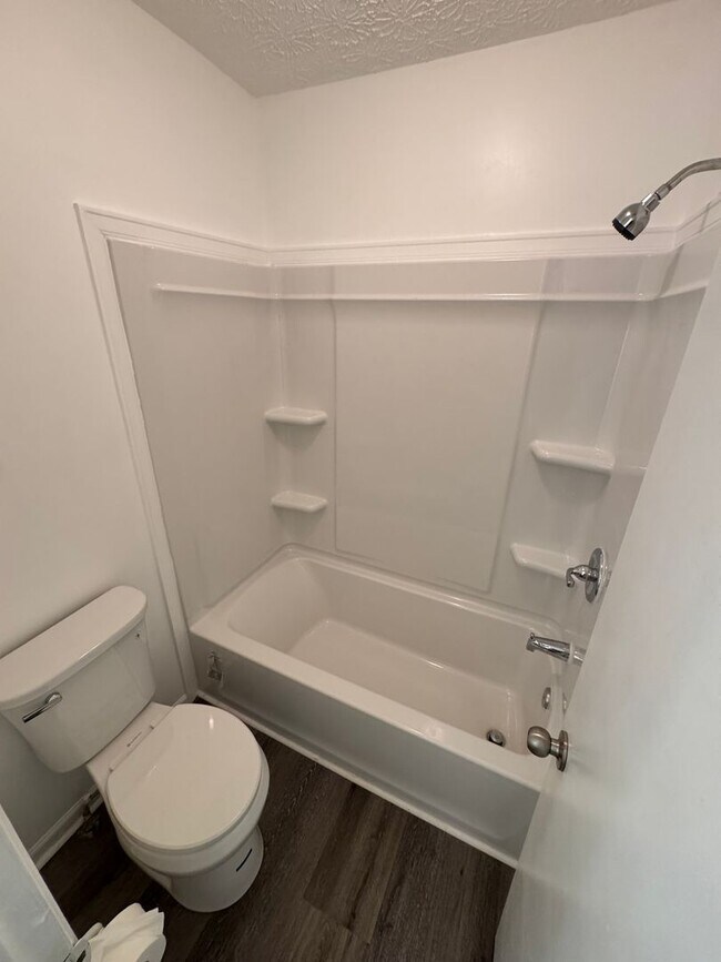 Building Photo - Nice Riverdale 3 Bedroom 2 Bath in Cul-De-Sac!!