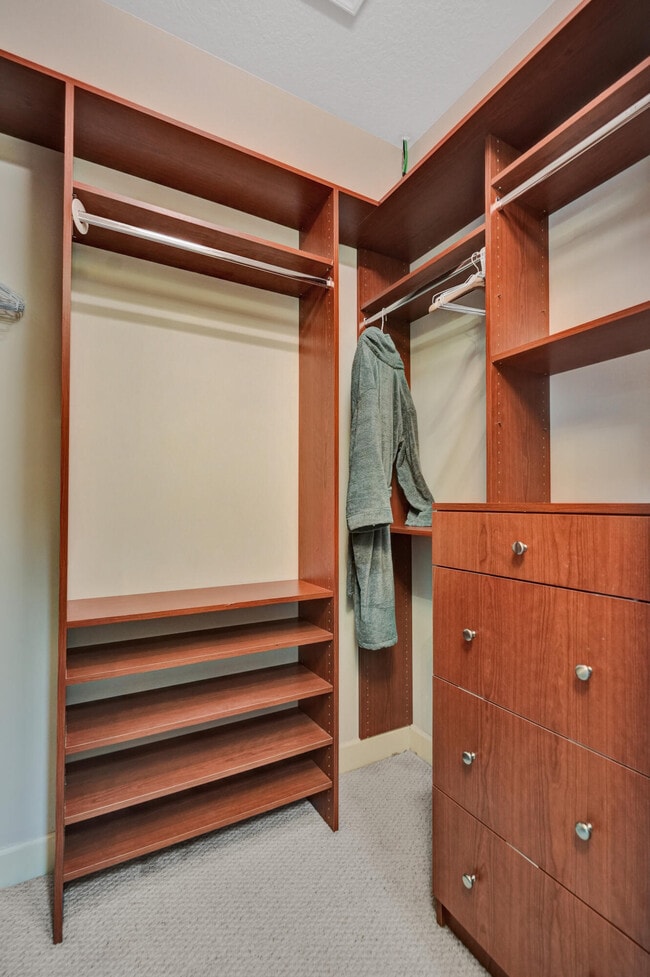 Building Photo - 15910 Lindbergh Ln