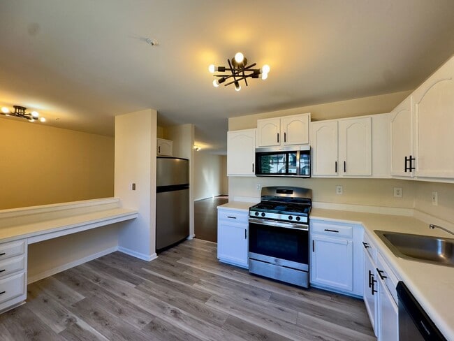 Building Photo - Charming 3 Bedroom/2.5 Bathroom Townhome in Randallstown, MD!