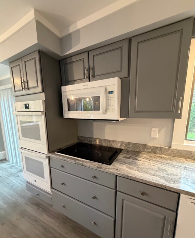 Building Photo - 148 Russells Mills Rd