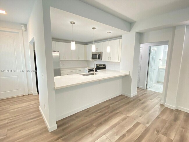 Building Photo - 440 21st St