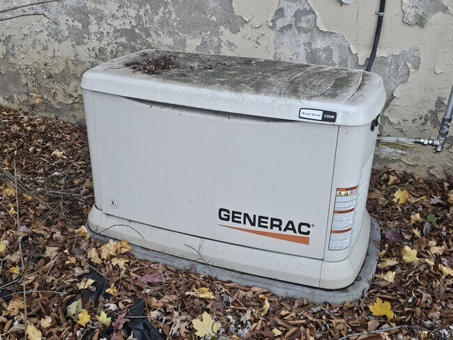 Building Photo - 1656 Hamburg Tpke