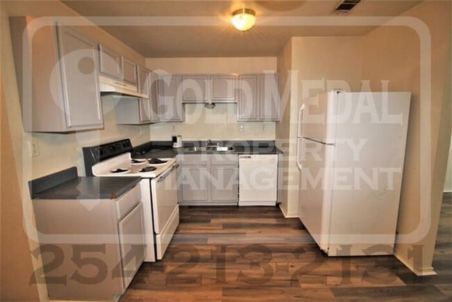 Building Photo - 3402 Barcelona Dr