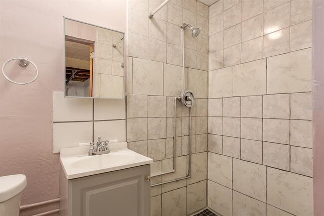 Building Photo - 4233 Belle Isle Ct