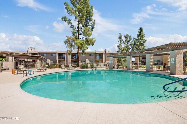 Building Photo - 7436 E Chaparral Rd