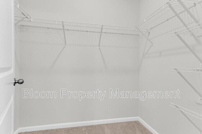 Building Photo - 227 Shortmarsh St