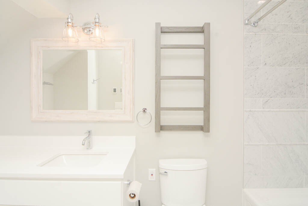 Building Photo - 3437 N Hoyne Ave