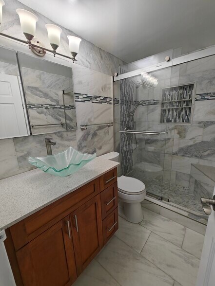 Building Photo - 825 Brickell Bay Dr