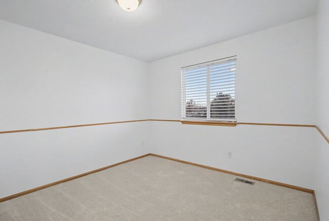 Building Photo - 4528 W 63rd Dr