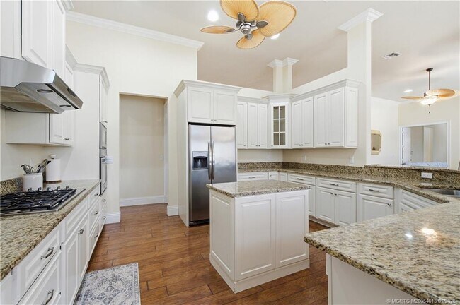 Building Photo - 109 SE Fiore Bello