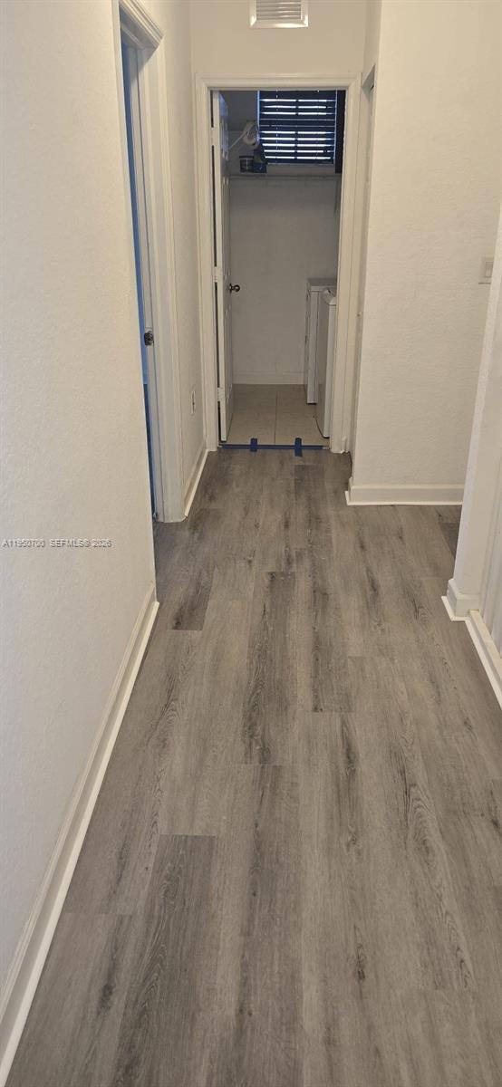 Building Photo - 3616 NE 3rd Ct