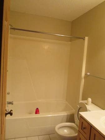 bathroom - 14115 Pennock Ave